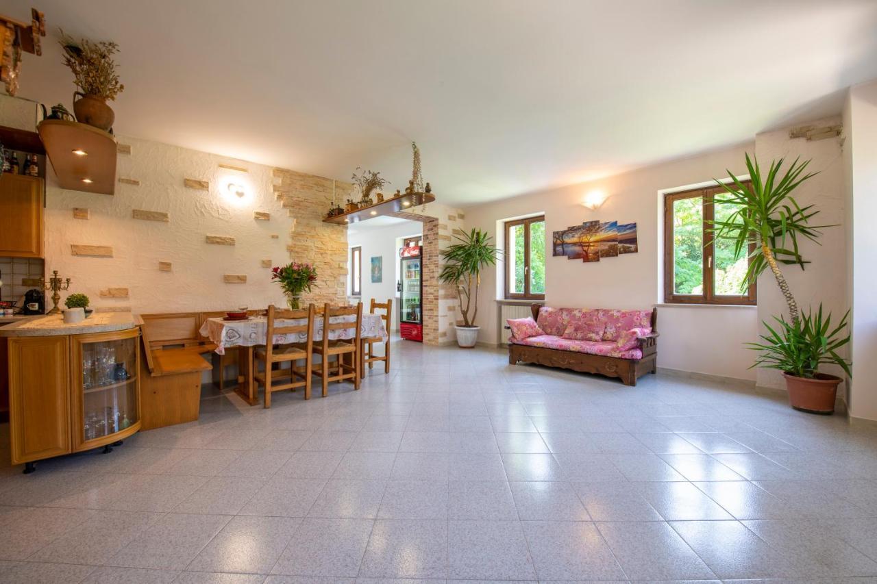 Le3Sirene Apartment Brentino Belluno Exterior photo